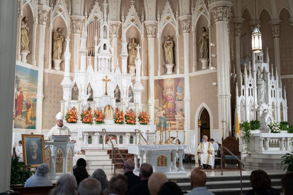 Bishop Bonnar delivers the homily at the Mass for the Cause