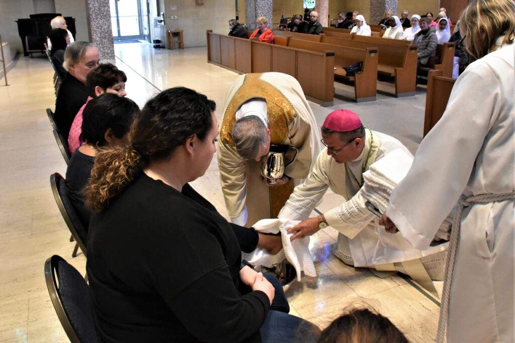 Bishop Bonnar washes feet at Holy Thursday mass