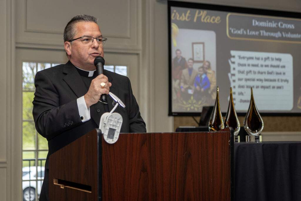 Bishop Bonnar speaks at the Voice of Hope dinner.