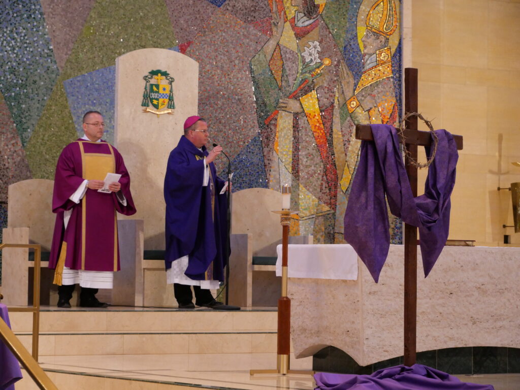 Bishop Bonnar begins Ash Wednesday Mass at St. Columba Cathedral