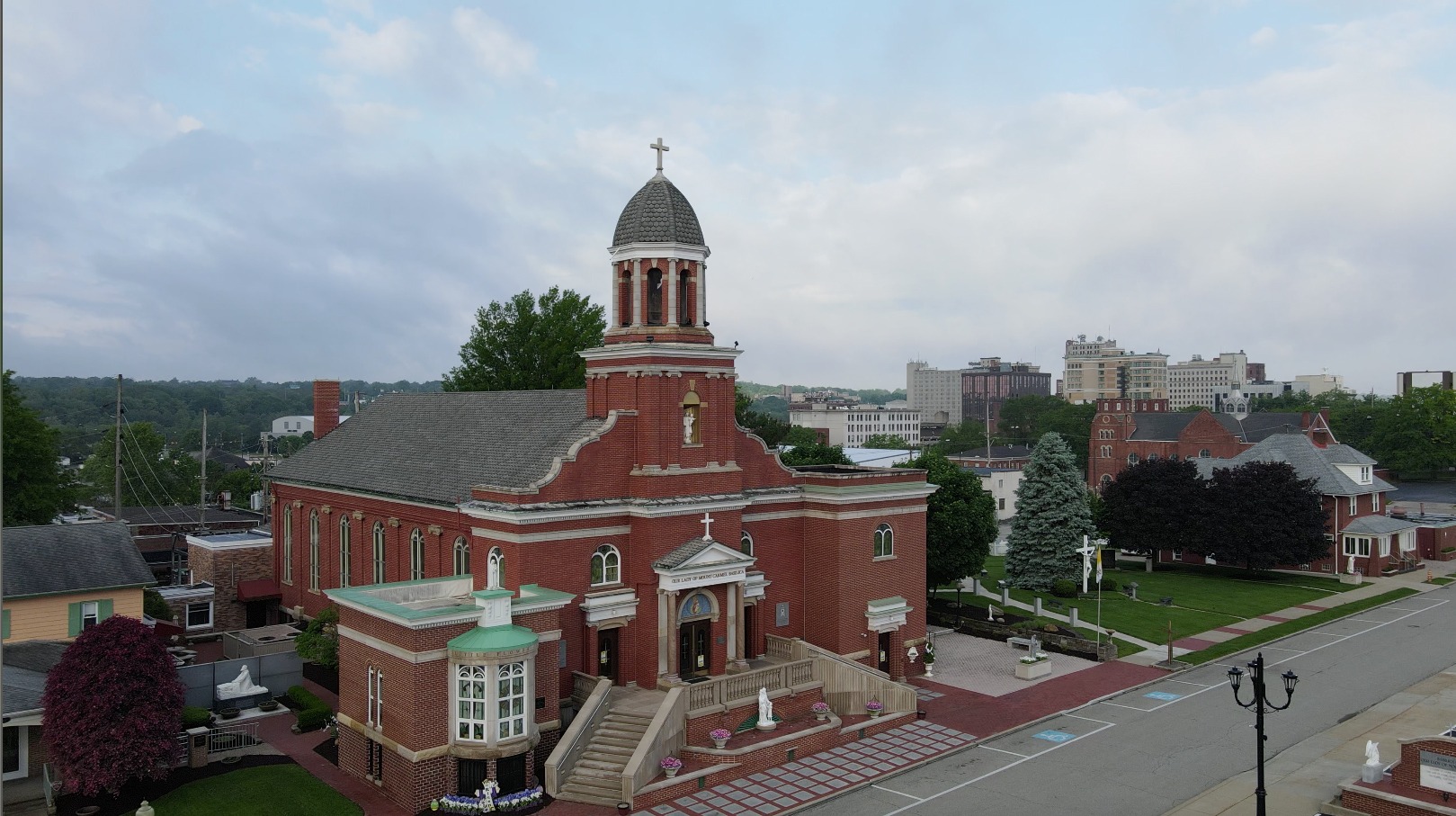 Image of the basilica of Our Lady of Mount Carmel in Youngstown