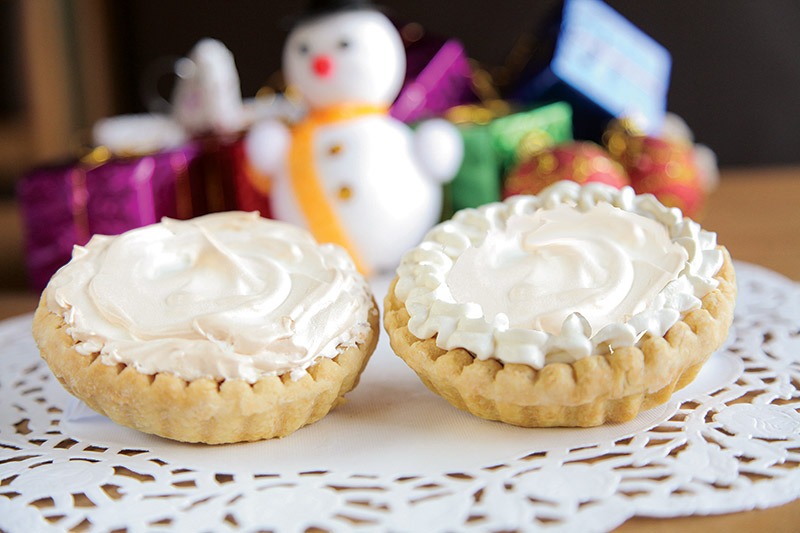 image of two small christmas tarts