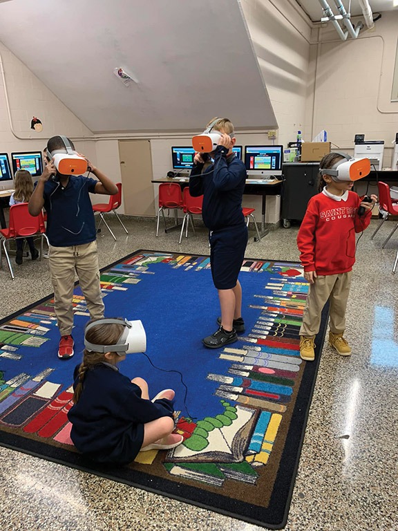 Students experiment with VR technology