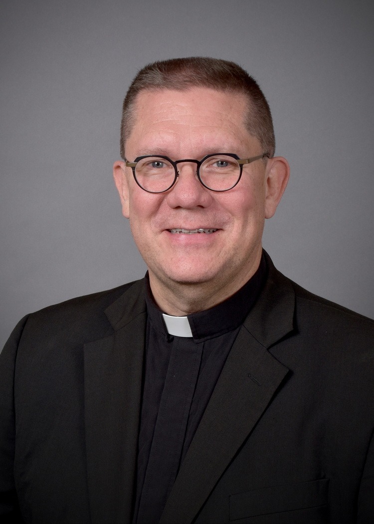 Headshot of bishop elect Keehner